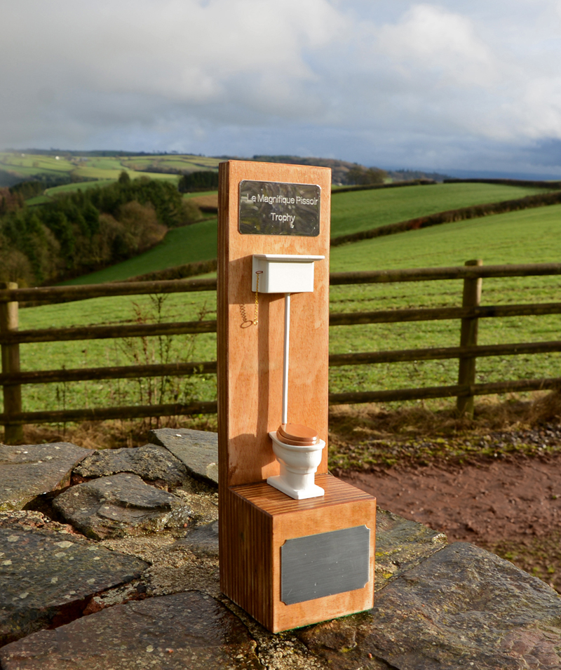 Le Magnifique Pissoir Trophy