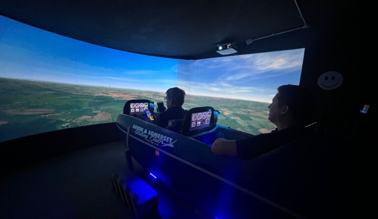 Josh Howlett and Mike Wilmott heading east cross-country (Mark Courtney)