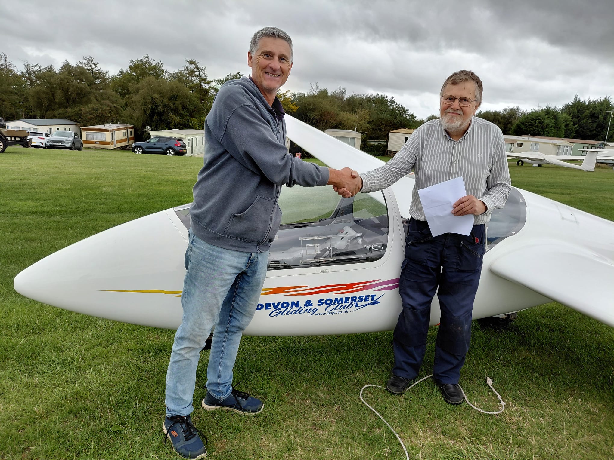 Stu Procter congratulates Mike Horwood achieving his SPL (Jill Harmer)