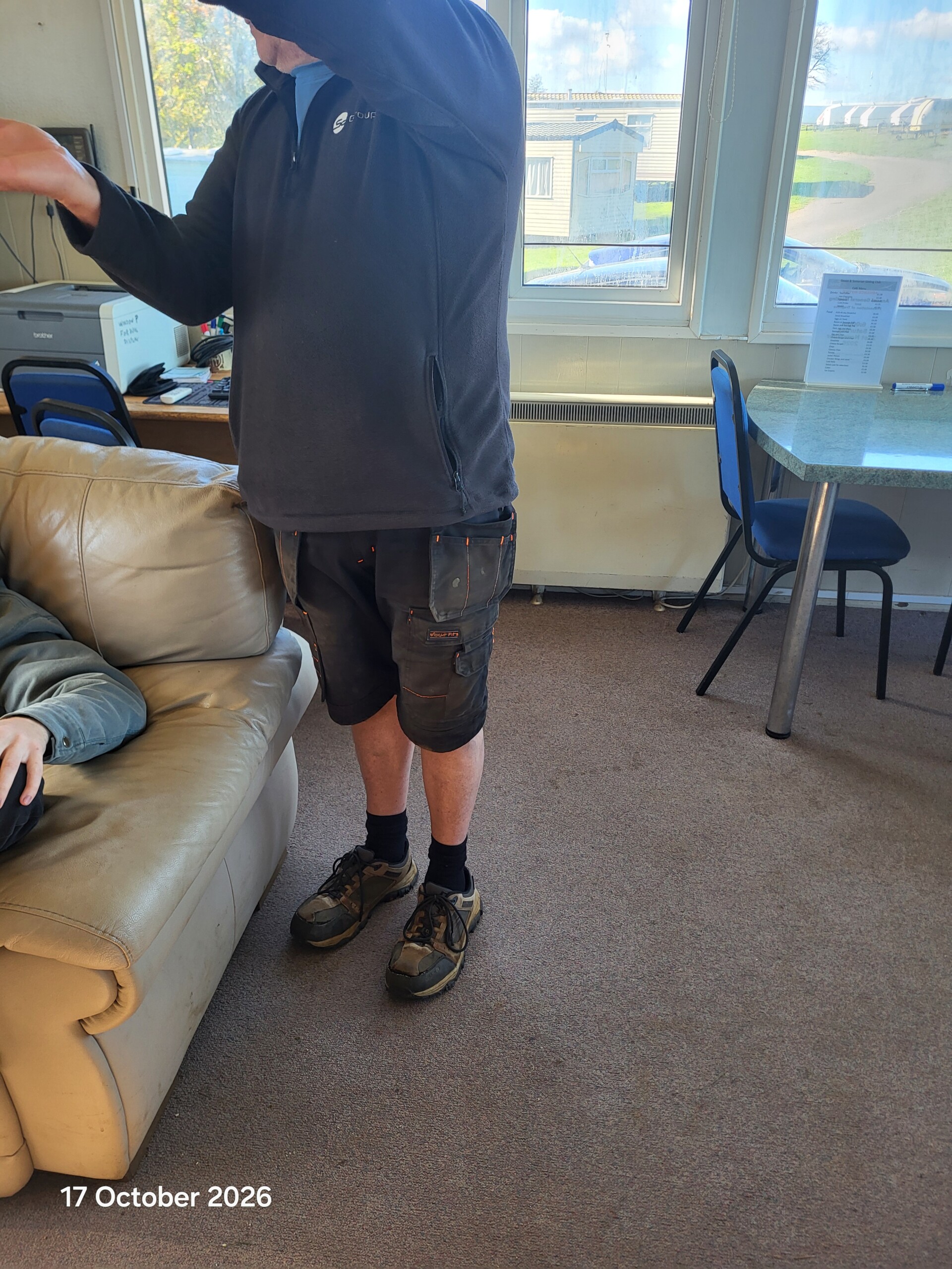Chilly day but still in shorts (Tom Sides)