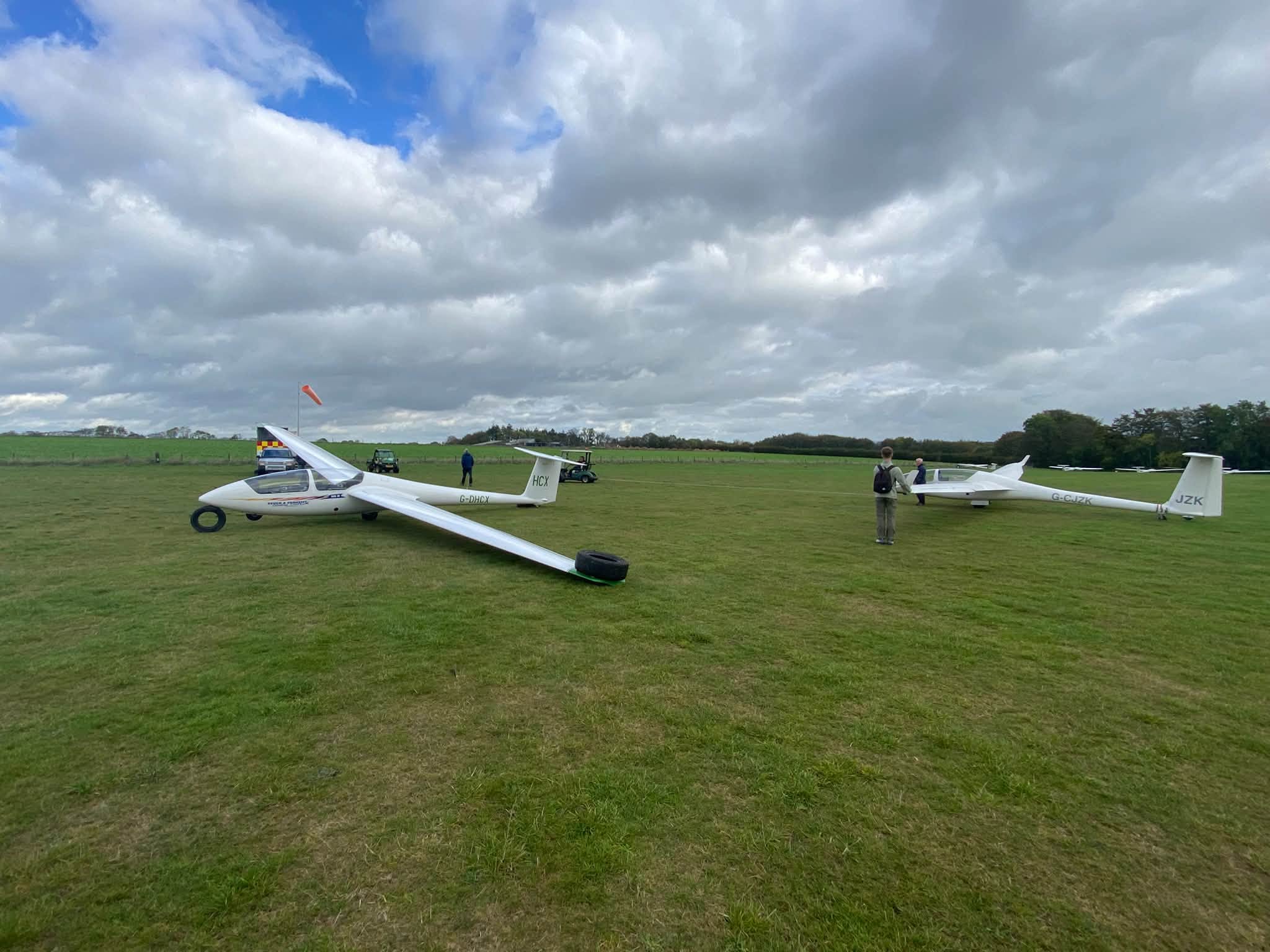 Unpacking the hangar (Mike Sloggett)