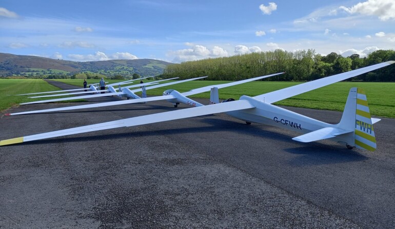 North Hill pilots ready to launch ( Shaun Dayman)