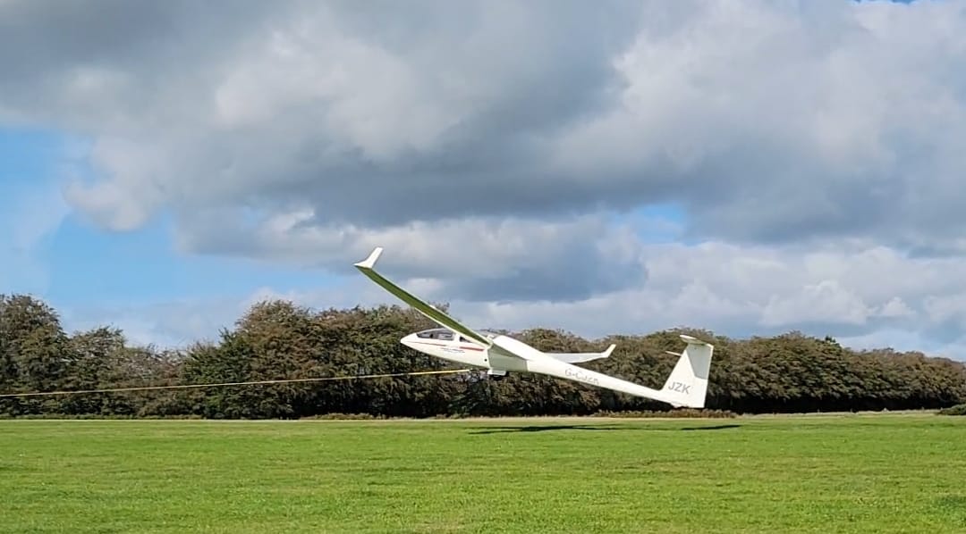 DG505 on a winch launch (Jack Sewell)